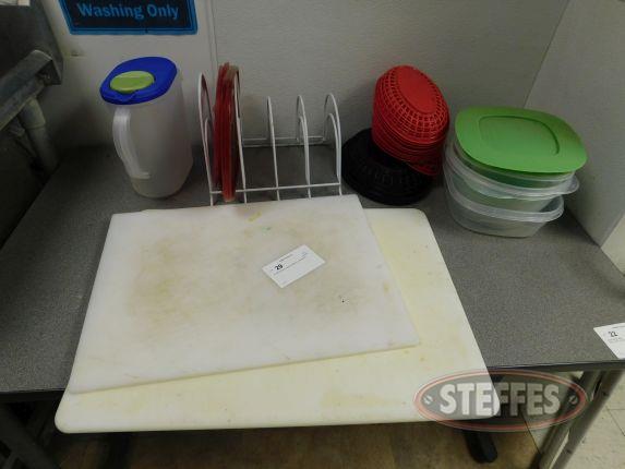 2 cutting boards, plastic containers, - some lids_2.jpg